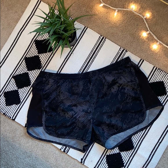 Old Navy Pants - OLD NAVY active shorts